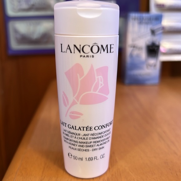 NIB Lancôme skincare bundle plus Lancôme brush - Picture 9 of 16